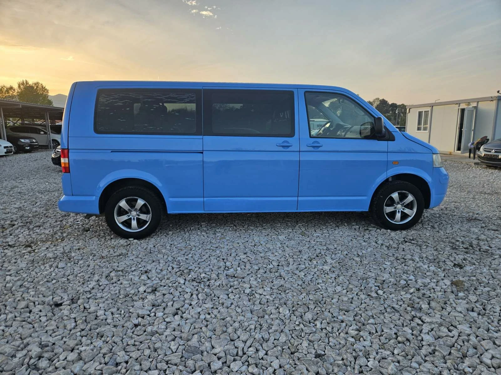 VW T5 A/C 9 седалки ITALY , снимка 4 - Бусове и автобуси - 56610100