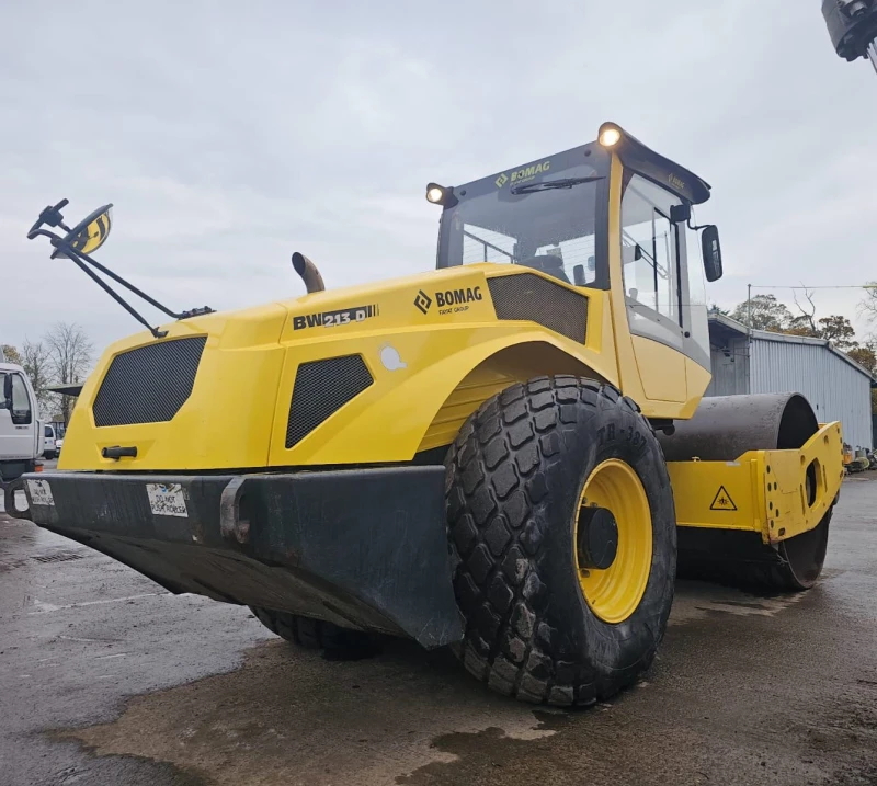 Валяк BOMAG 213, снимка 1 - Индустриална техника - 47903195