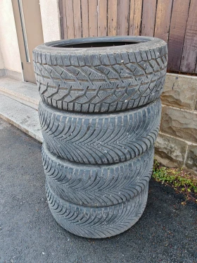 Гуми Всесезонни 245/40R18, снимка 1