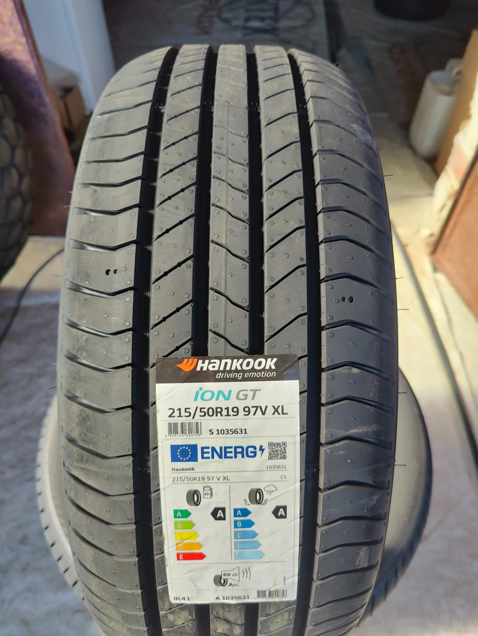 Гуми Летни 215/50R19, снимка 4 - Гуми и джанти - 54178096