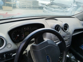 Ford Fiesta 1.25 бензин, снимка 3 - Автомобили и джипове - 45492646