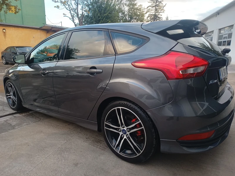 Ford Focus  ST 2.0, снимка 4 - Автомобили и джипове - 47525825