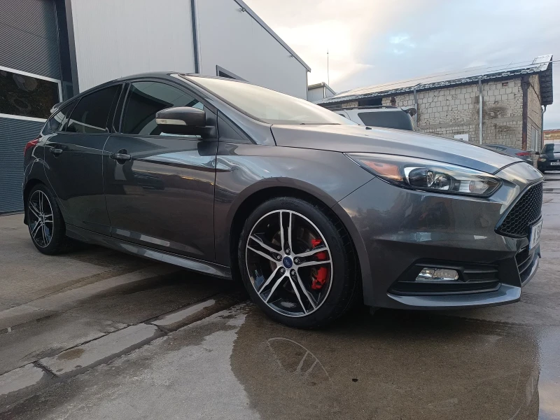 Ford Focus  ST 2.0, снимка 2 - Автомобили и джипове - 47525825