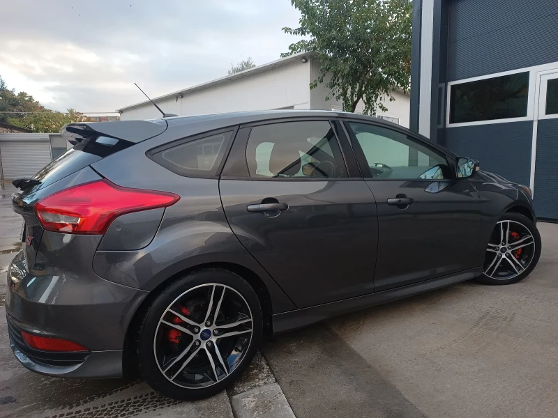 Ford Focus  ST 2.0, снимка 3 - Автомобили и джипове - 47525825