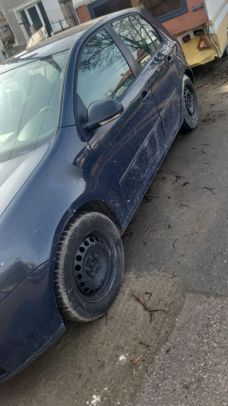 VW Golf 5, снимка 6 - Автомобили и джипове - 53219630
