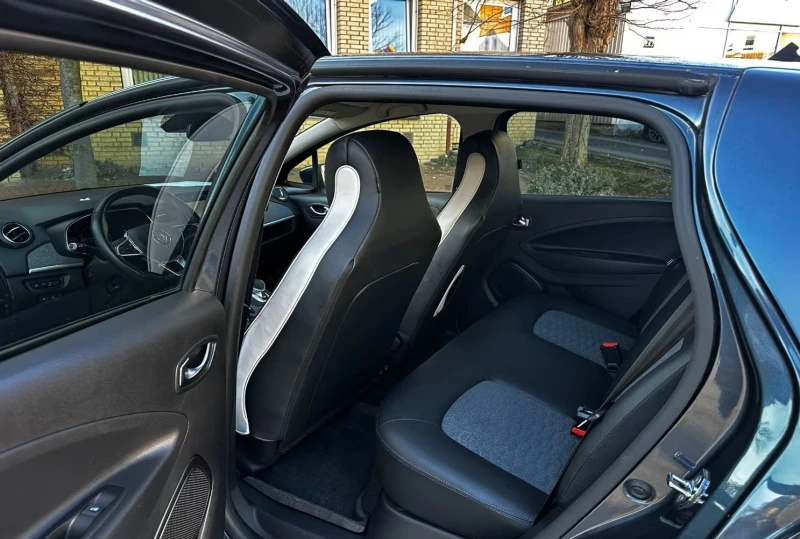 Renault Zoe 52kWh_R135_Intens_CCS_Full extr_SoH97%Серт, снимка 4 - Автомобили и джипове - 53273328