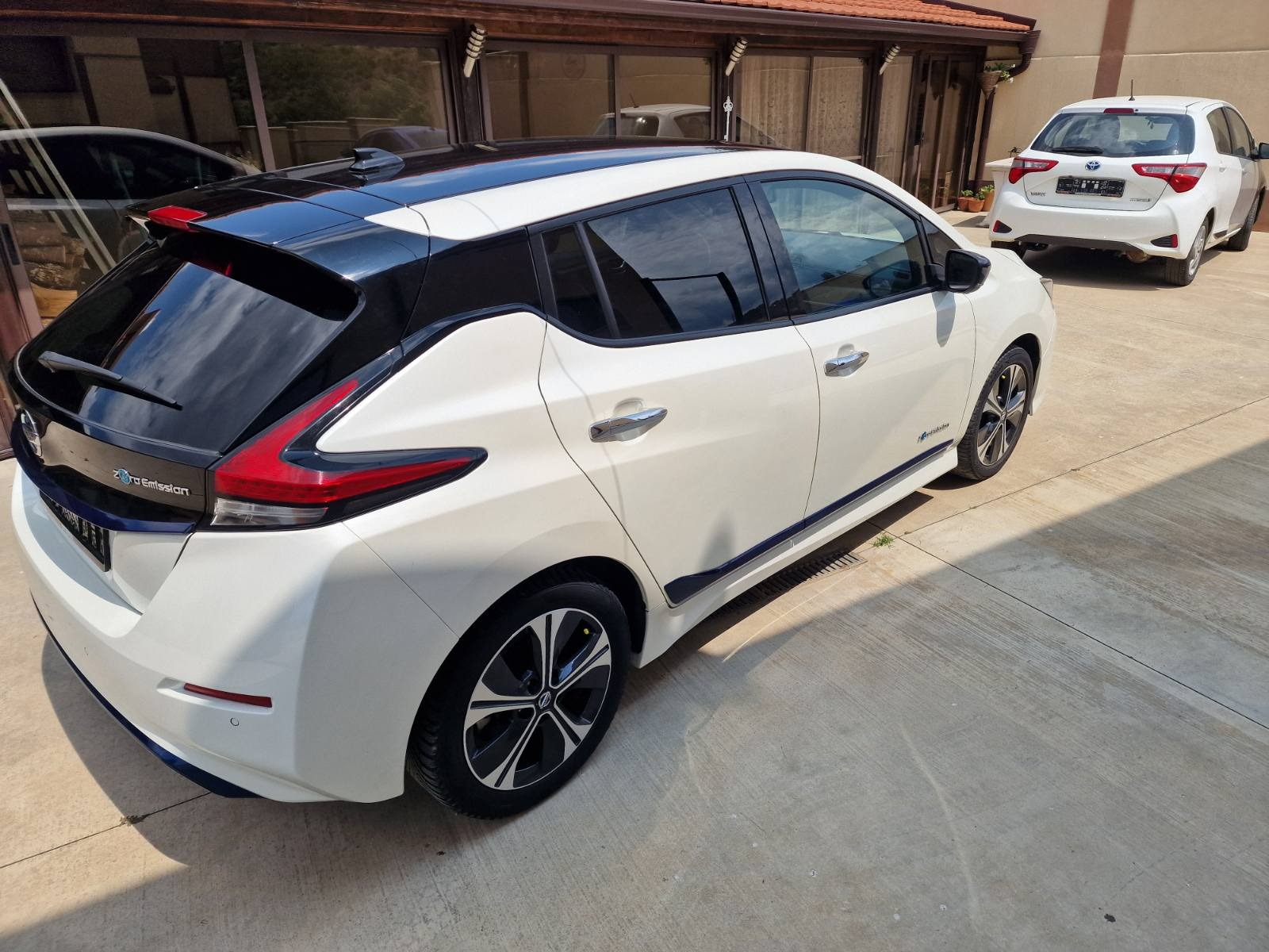 Nissan Leaf  40 kWh - изображение 4