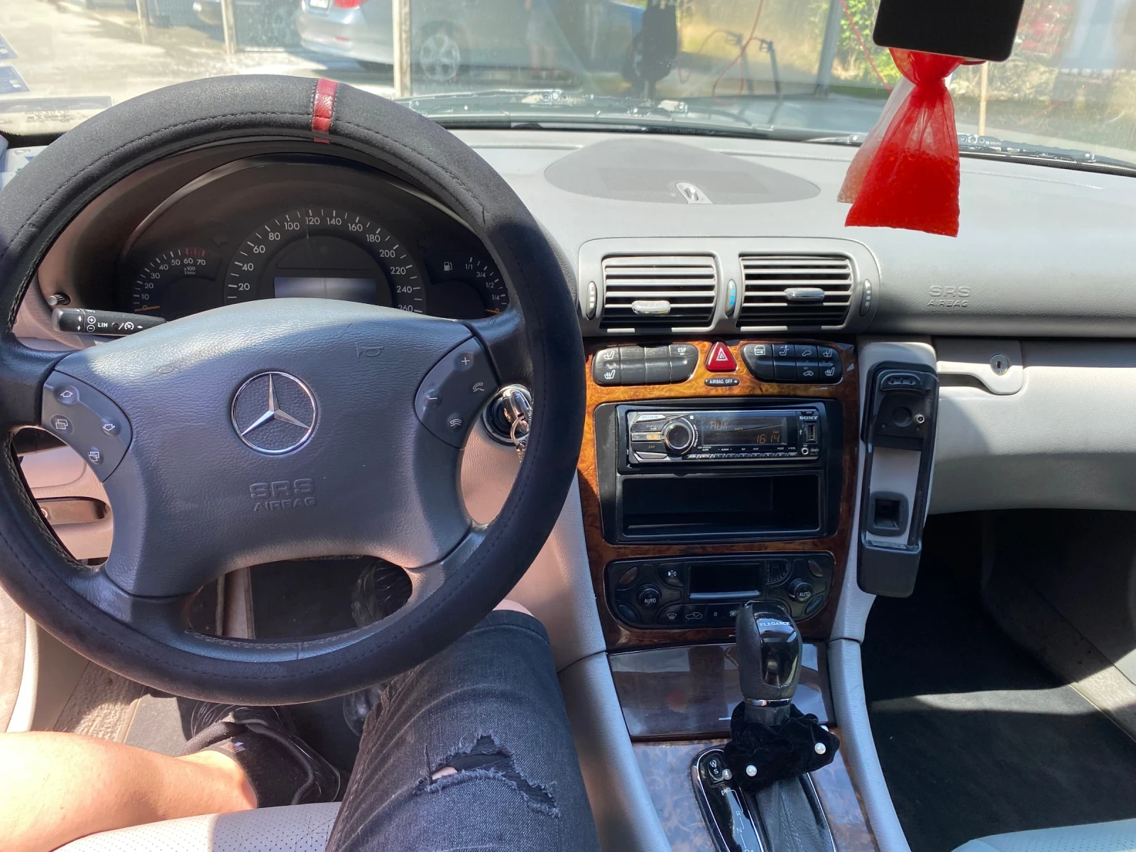 Mercedes-Benz C 320  - изображение 4