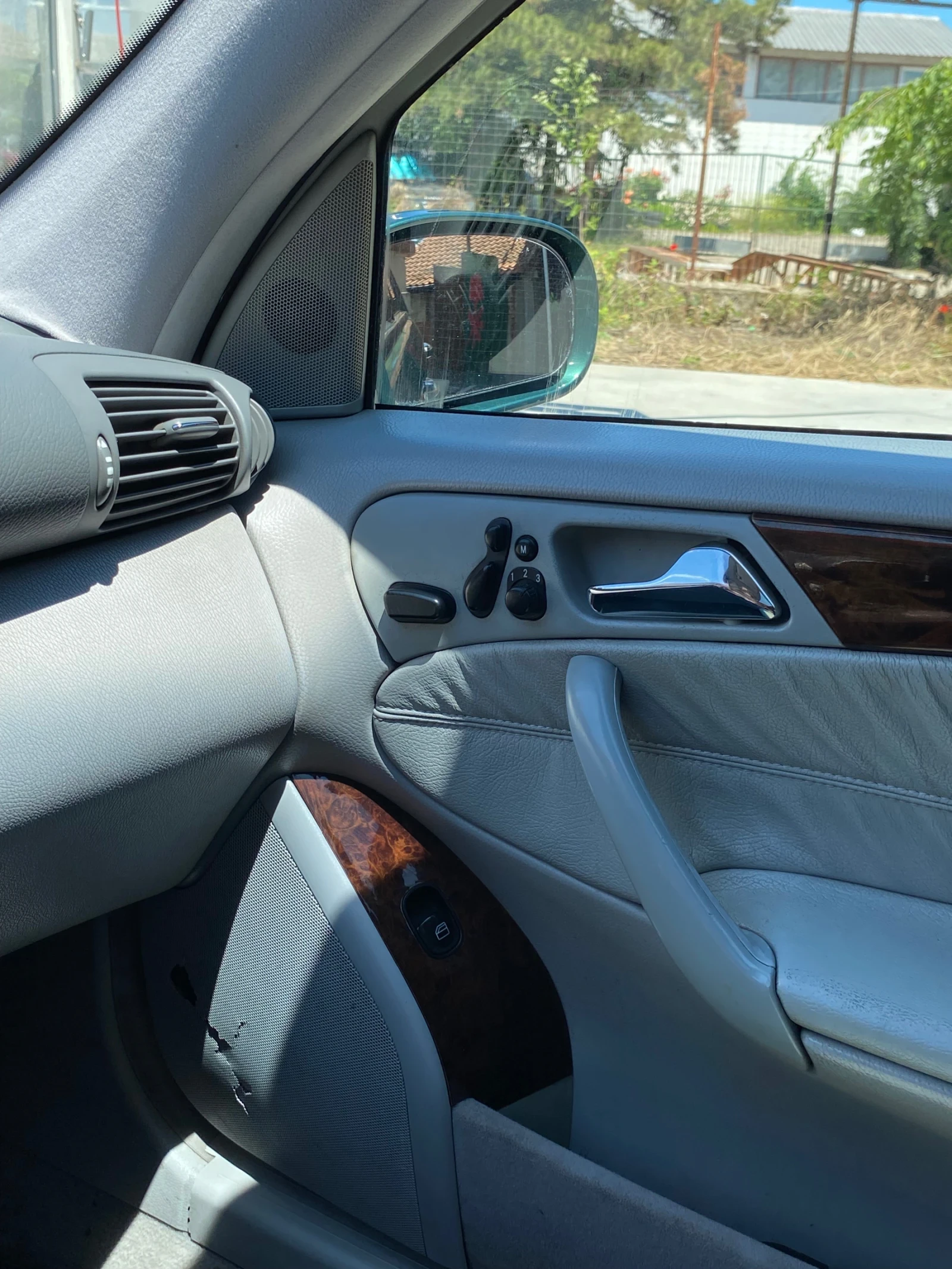 Mercedes-Benz C 320  - изображение 6