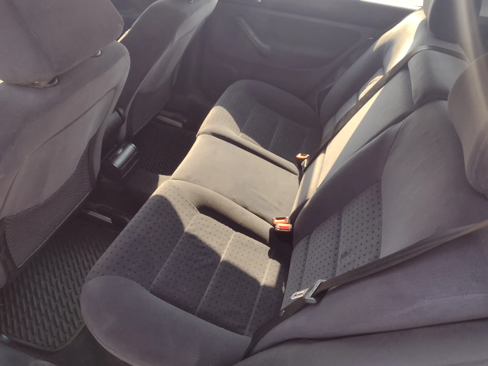VW Golf 1.6 SR - изображение 8