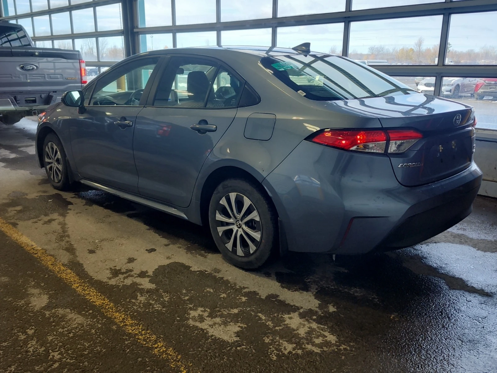 Toyota Corolla HYBRID LE * * CARFAX * * АВТО КРЕДИТ * *  - изображение 4