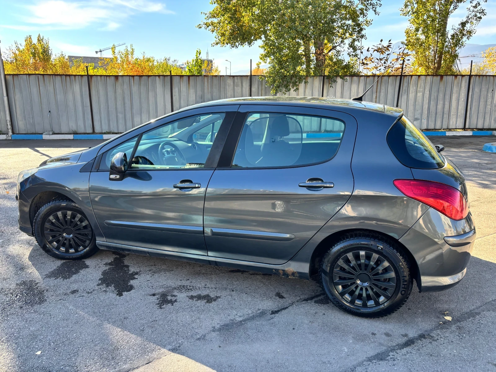 Peugeot 308 Хечбек - изображение 2