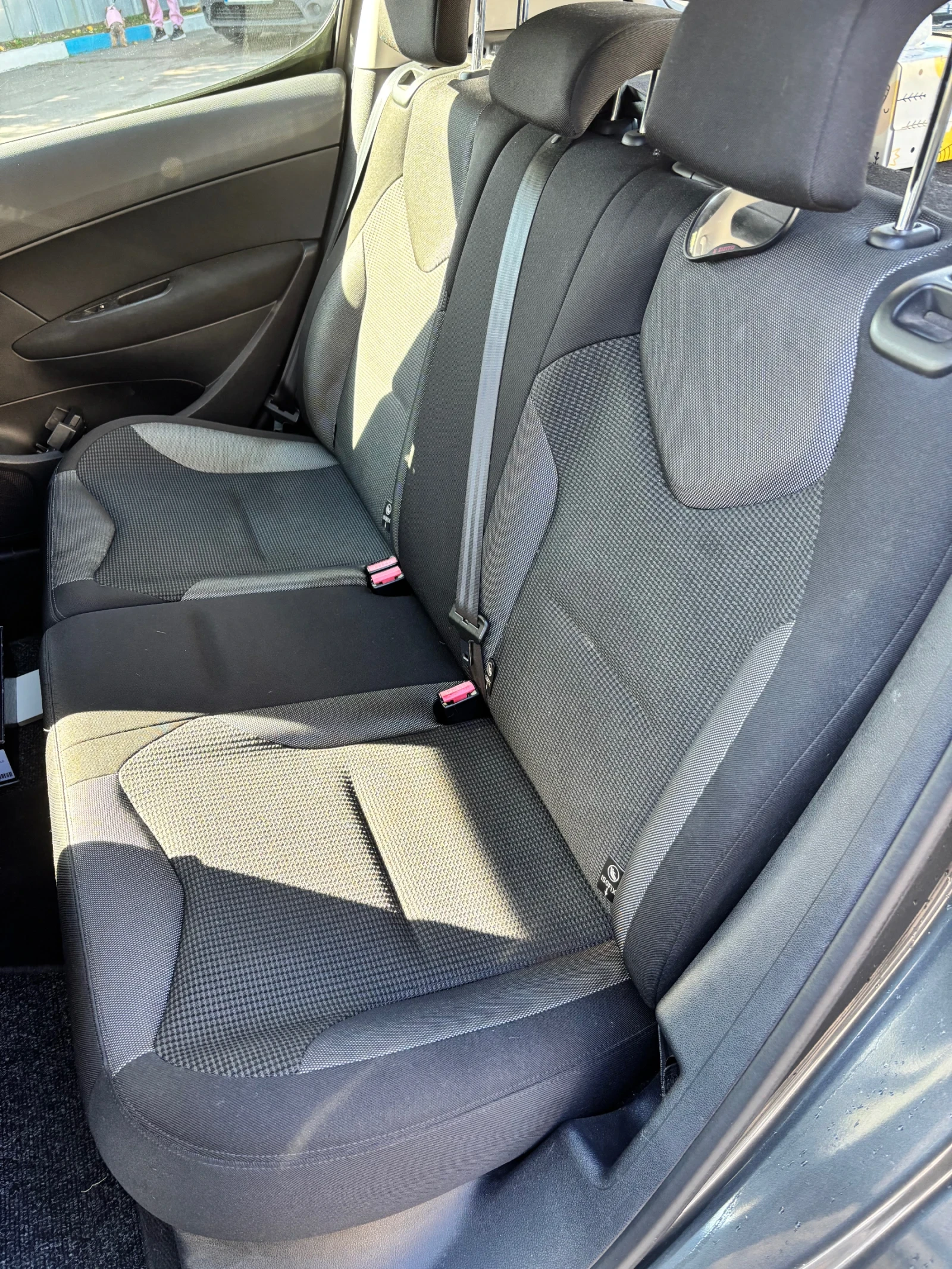 Peugeot 308 Хечбек - изображение 6