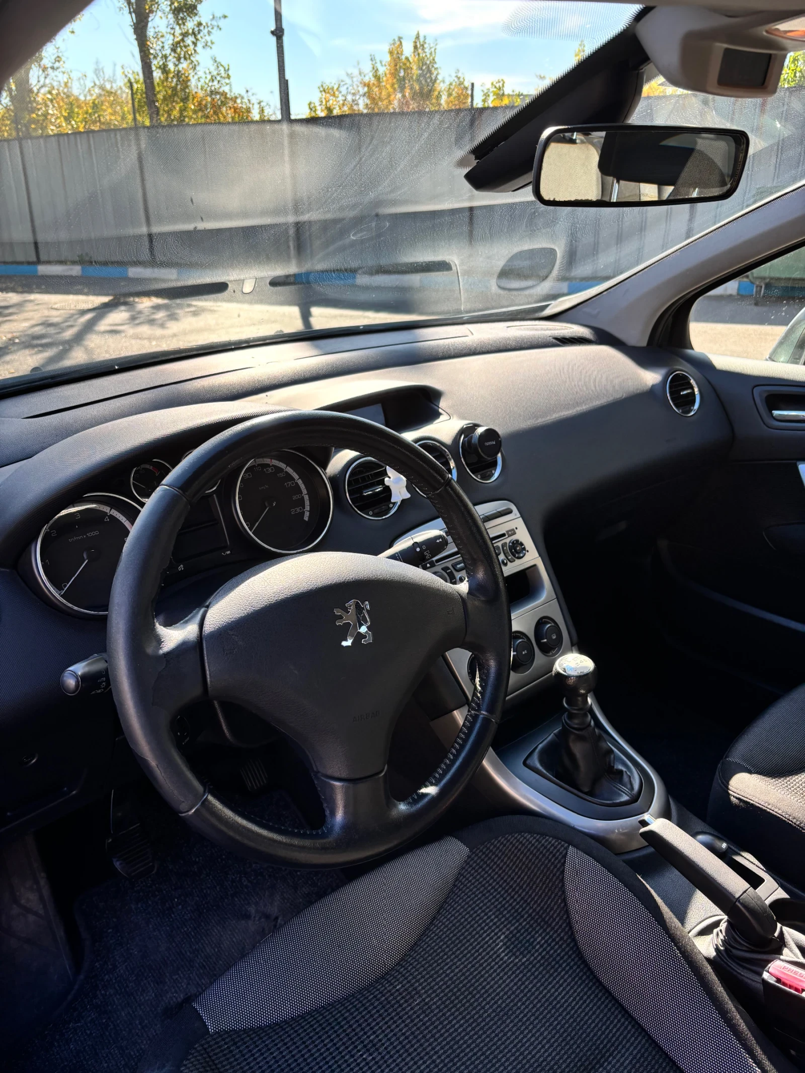 Peugeot 308 Хечбек - изображение 5