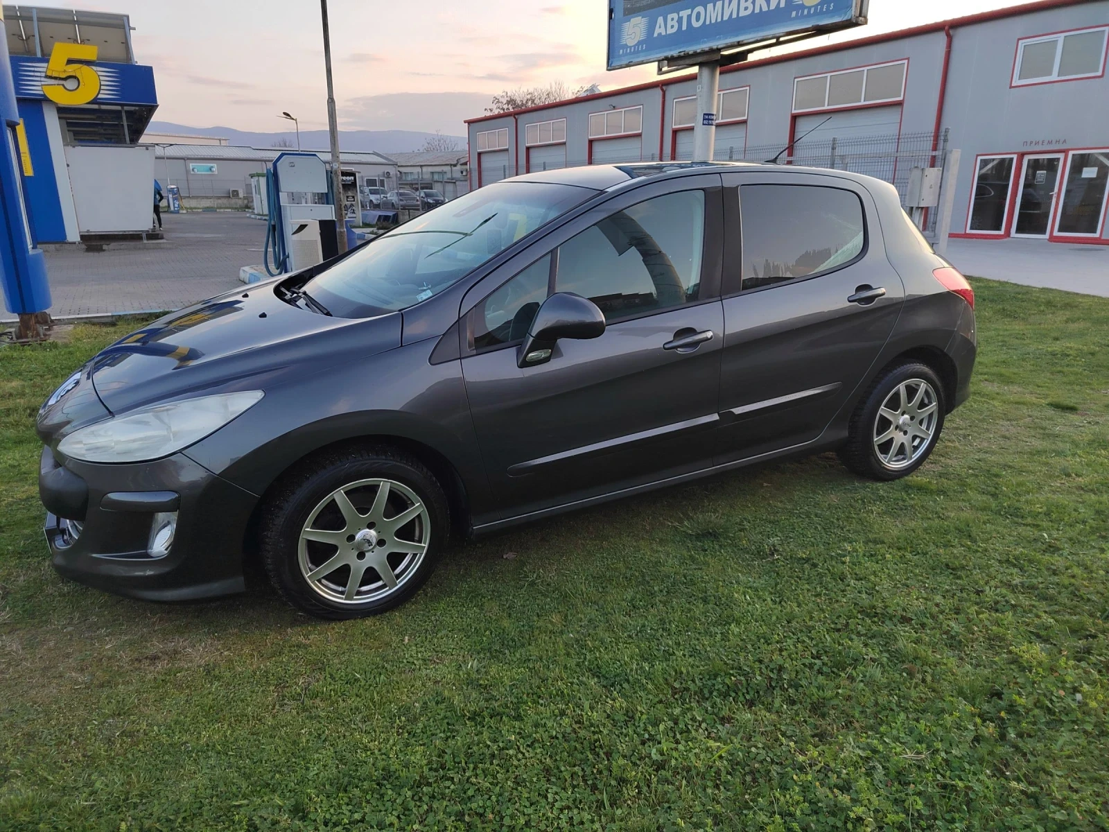 Peugeot 308 1.6hdi, снимка 4 - Автомобили и джипове - 54000713