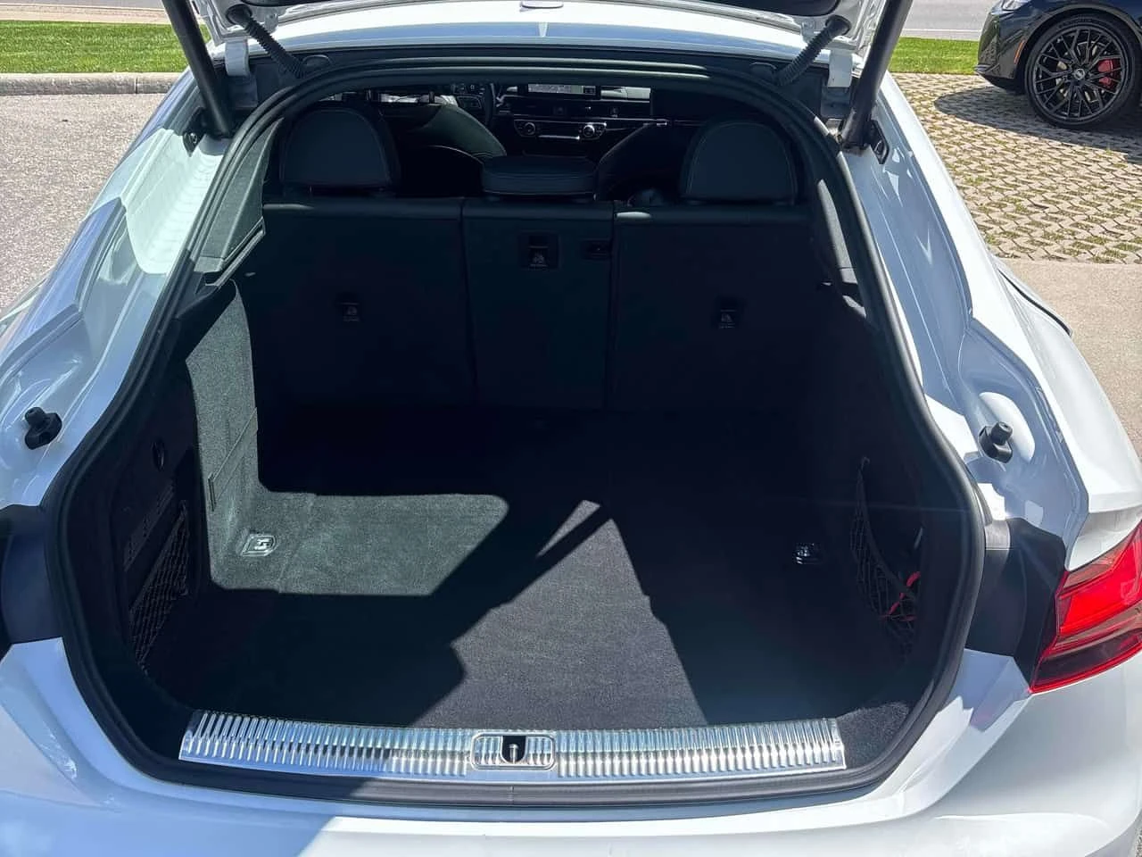 Audi A5 Progressiv/ПАНОРАМА/ДИСТРОНИК, снимка 13 - Автомобили и джипове - 54511732