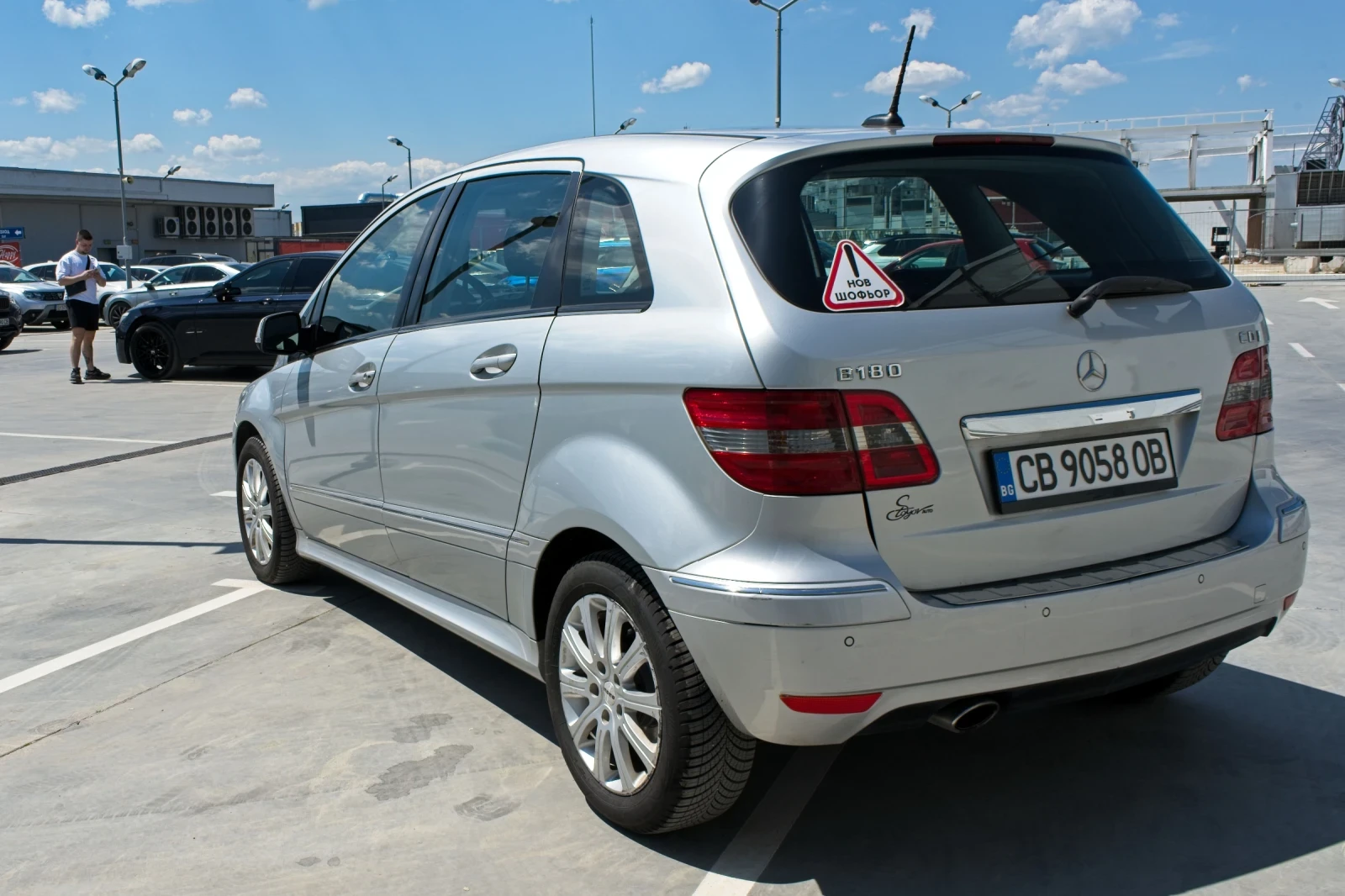 Mercedes-Benz B 180 6 скорости , снимка 4 - Автомобили и джипове - 54570414