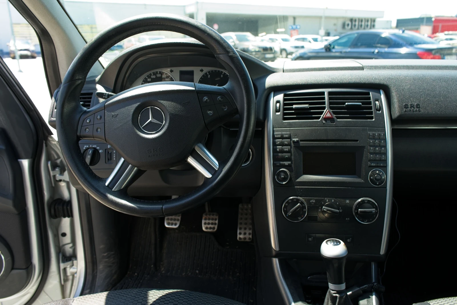 Mercedes-Benz B 180 6 скорости , снимка 8 - Автомобили и джипове - 54570414