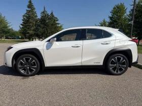 Lexus UX 250h| ОБДУХ| 2 КЛЮЧА| ПАНО| , снимка 2