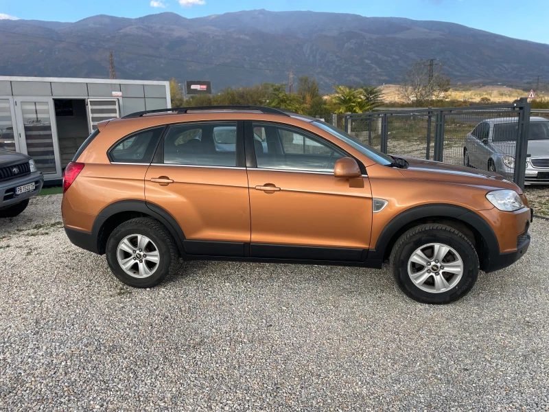 Chevrolet Captiva 2.4i LPG 140000KM., снимка 2 - Автомобили и джипове - 47712837