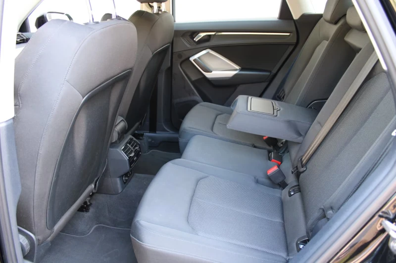 Audi Q3 45e-TFSI/S-LINE/245HP/PDC/ACC/AMBI/DIGITAL/775f, снимка 9 - Автомобили и джипове - 51768335