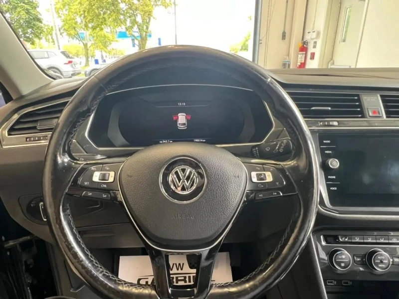 VW Tiguan Пано* подгрев* Premium* Fender, снимка 10 - Автомобили и джипове - 52317704