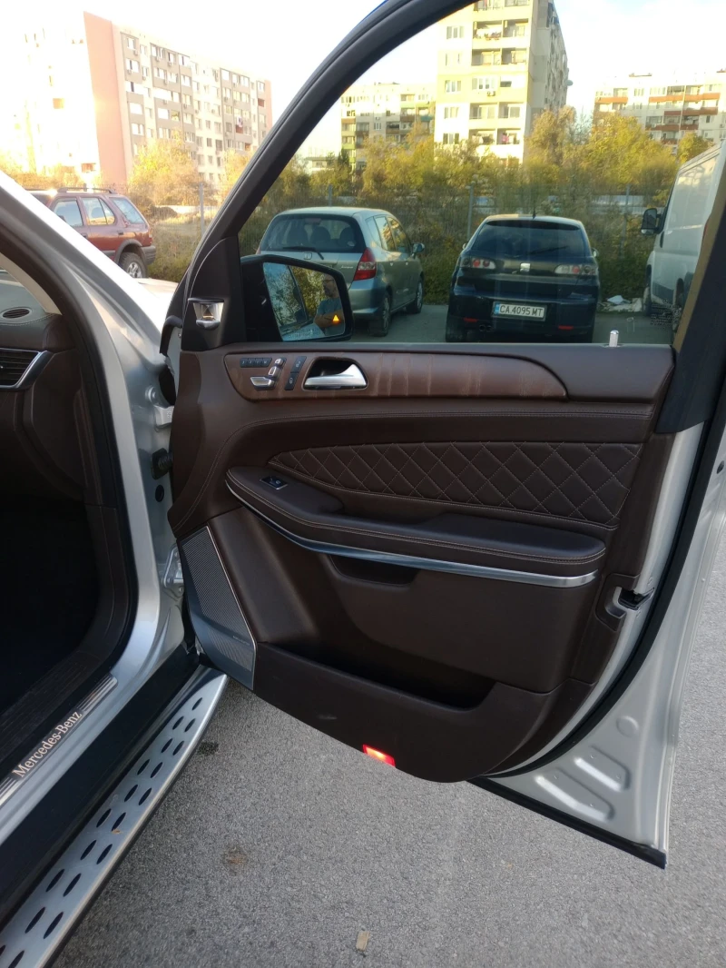 Mercedes-Benz GLS 500, снимка 12 - Автомобили и джипове - 52863189