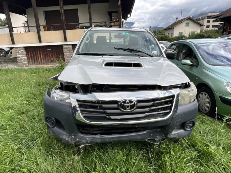 Toyota Hilux 4x4, снимка 11 - Автомобили и джипове - 53471950