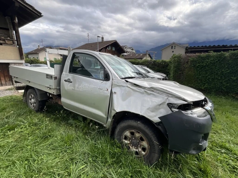 Toyota Hilux 4x4, снимка 10 - Автомобили и джипове - 53471950