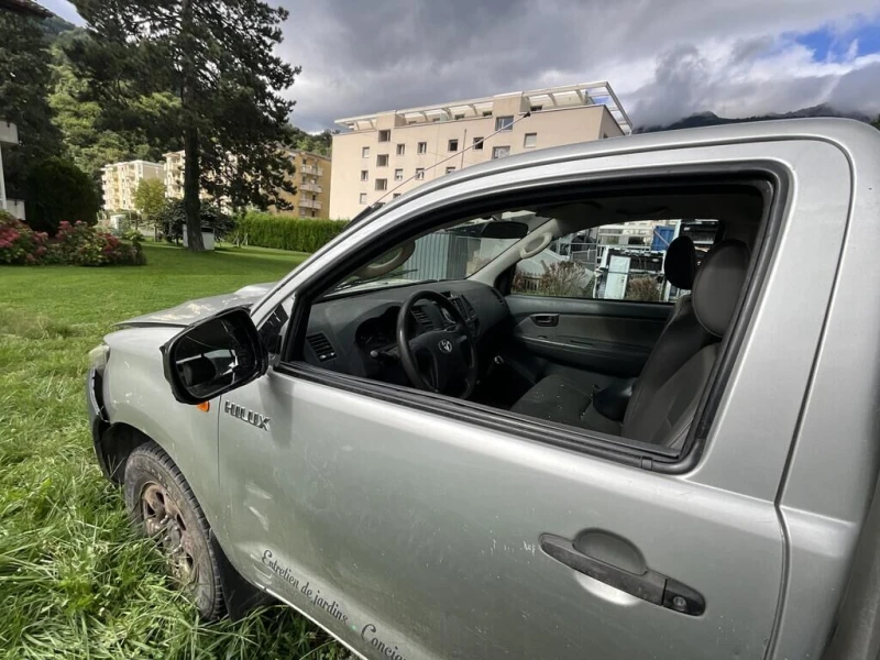 Toyota Hilux 4x4, снимка 6 - Автомобили и джипове - 53471950