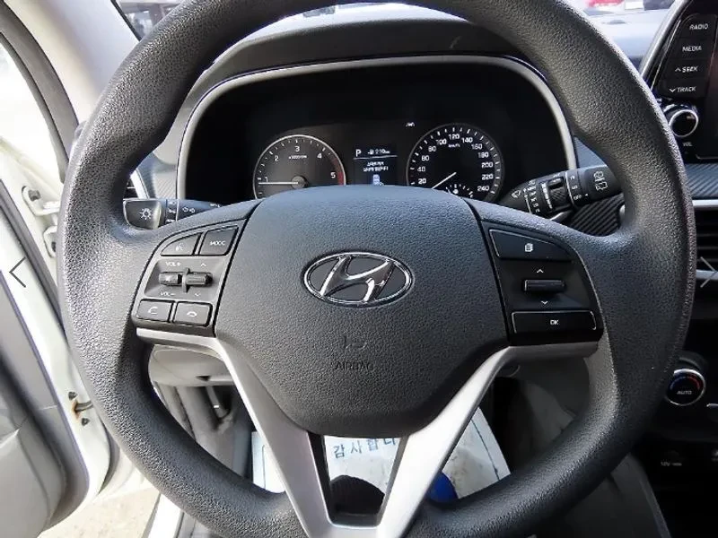 Hyundai Tucson 1.6 2WD SMART, снимка 8 - Автомобили и джипове - 55801574