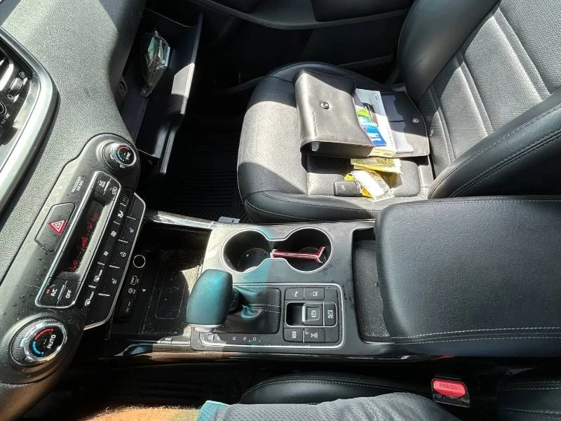Kia Sorento * V6 * AWD * EX * CARFAX * АВТОКРЕДИТ, снимка 11 - Автомобили и джипове - 55846260