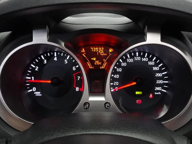 Nissan Juke 1.6 Automatic, снимка 8 - Автомобили и джипове - 56002870