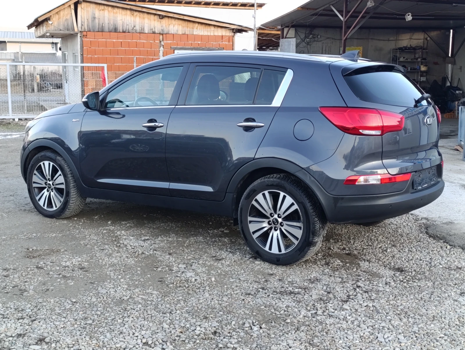 Kia Sorento Kia Sportage 2.0 CRDi Premium 4WD - изображение 2