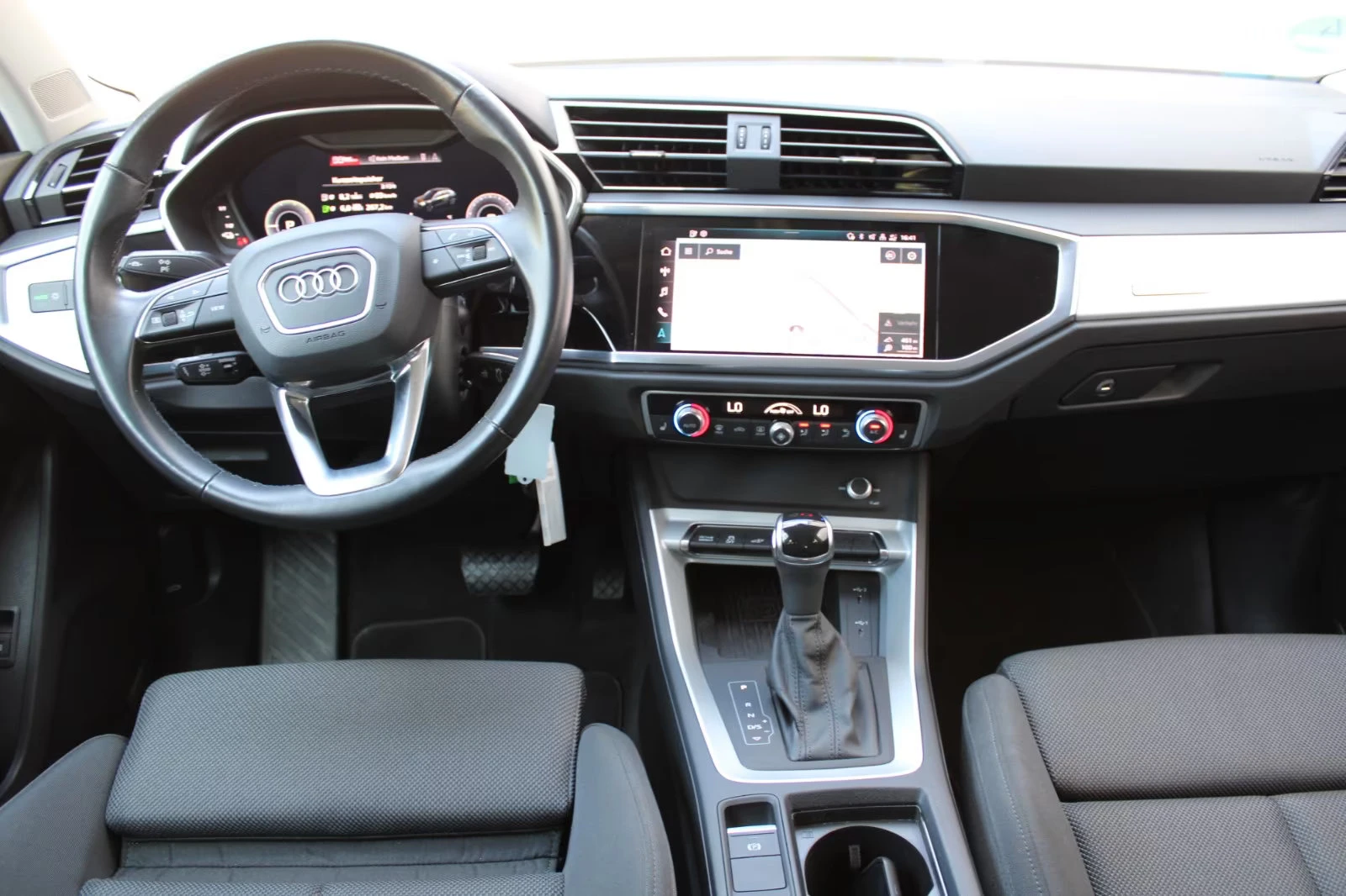 Audi Q3 45e-TFSI/S-LINE/245HP/PDC/ACC/AMBI/DIGITAL/775f - изображение 8