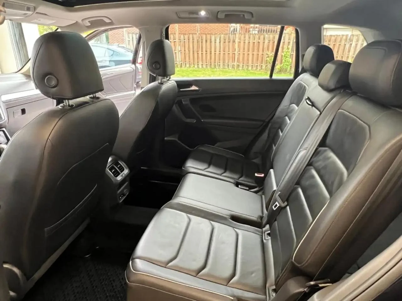 VW Tiguan Пано* подгрев* Premium* Fender - изображение 9