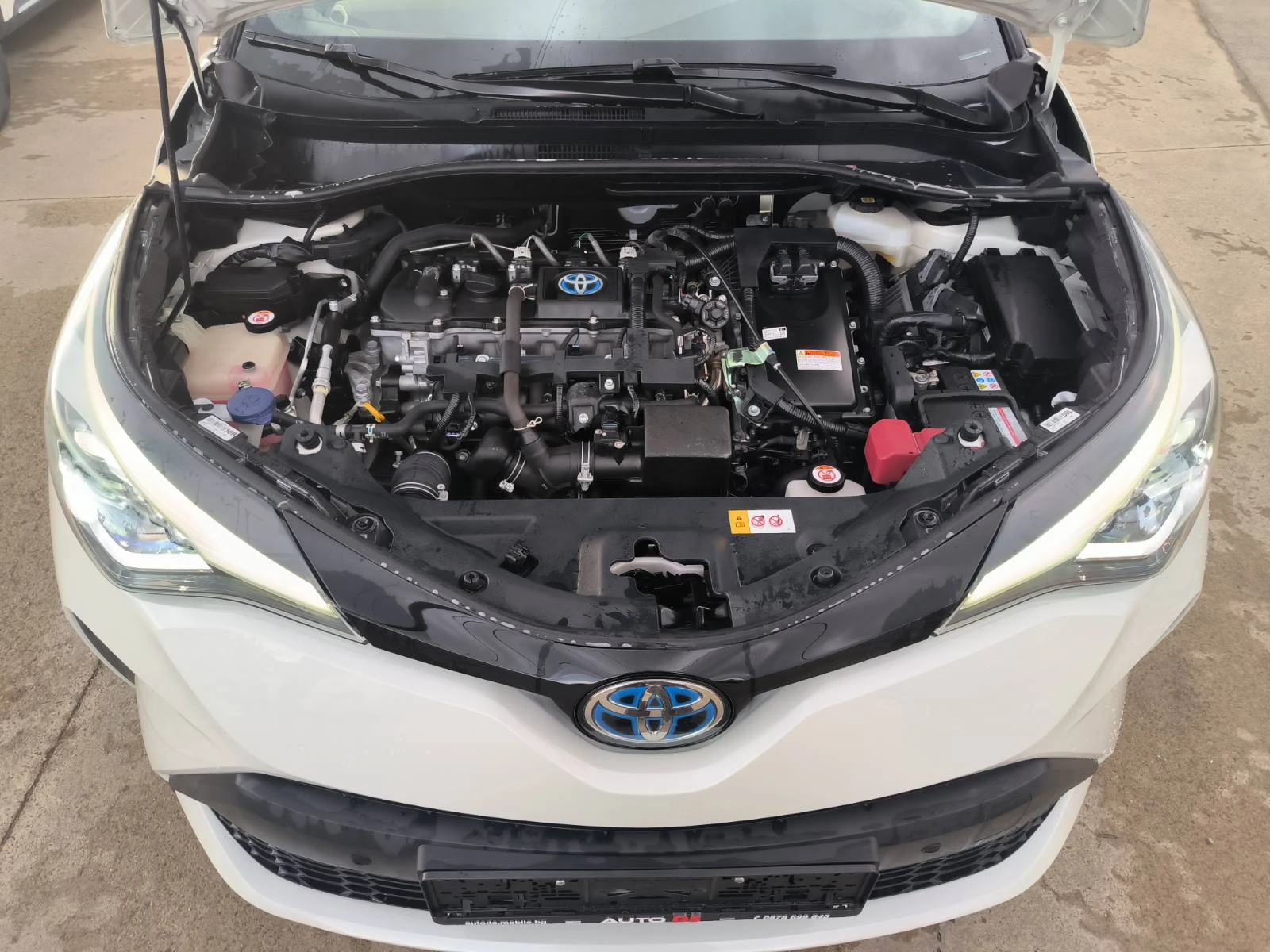 Toyota C-HR 1.8i-Hybrid-Euro-6D-Navi-Kamera-Keyless - изображение 9