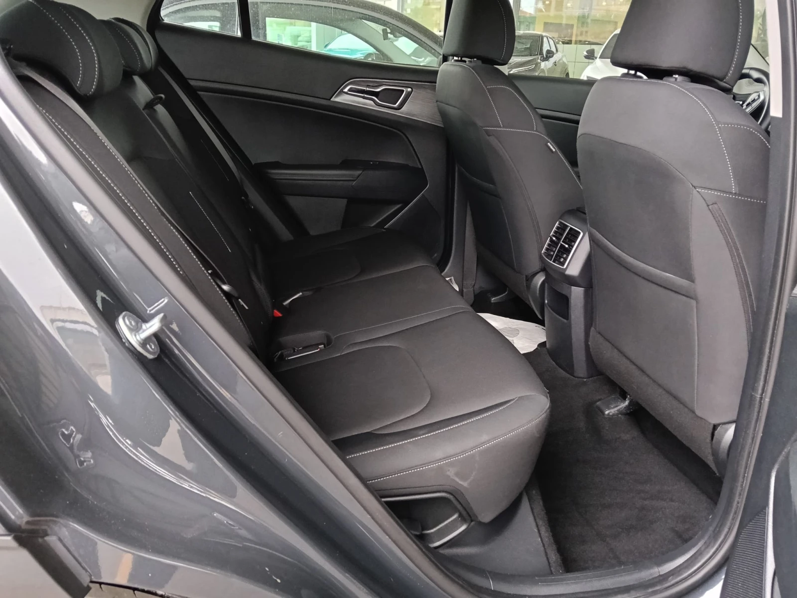 Kia Sportage 1.6 crdi mhev Business dct, снимка 12 - Автомобили и джипове - 54059603