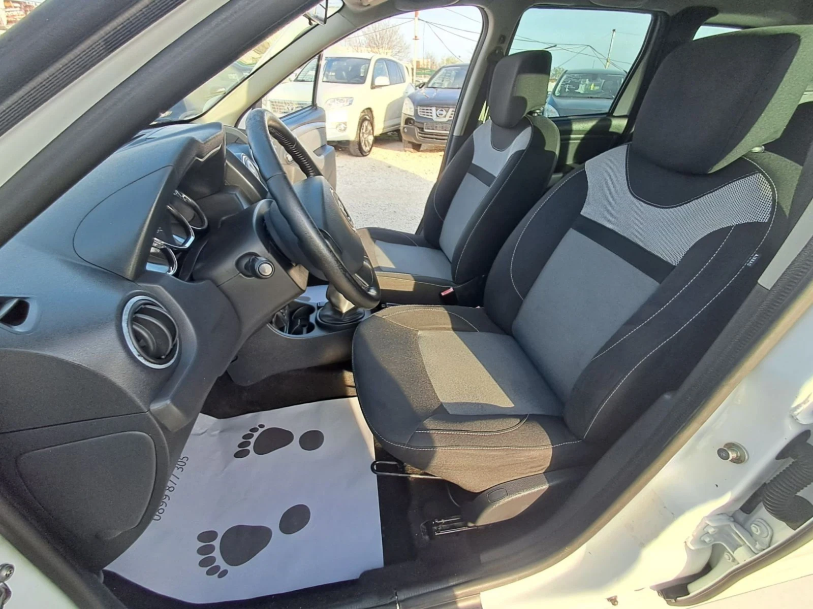 Dacia Duster 1.5DCi, снимка 10 - Автомобили и джипове - 54254378