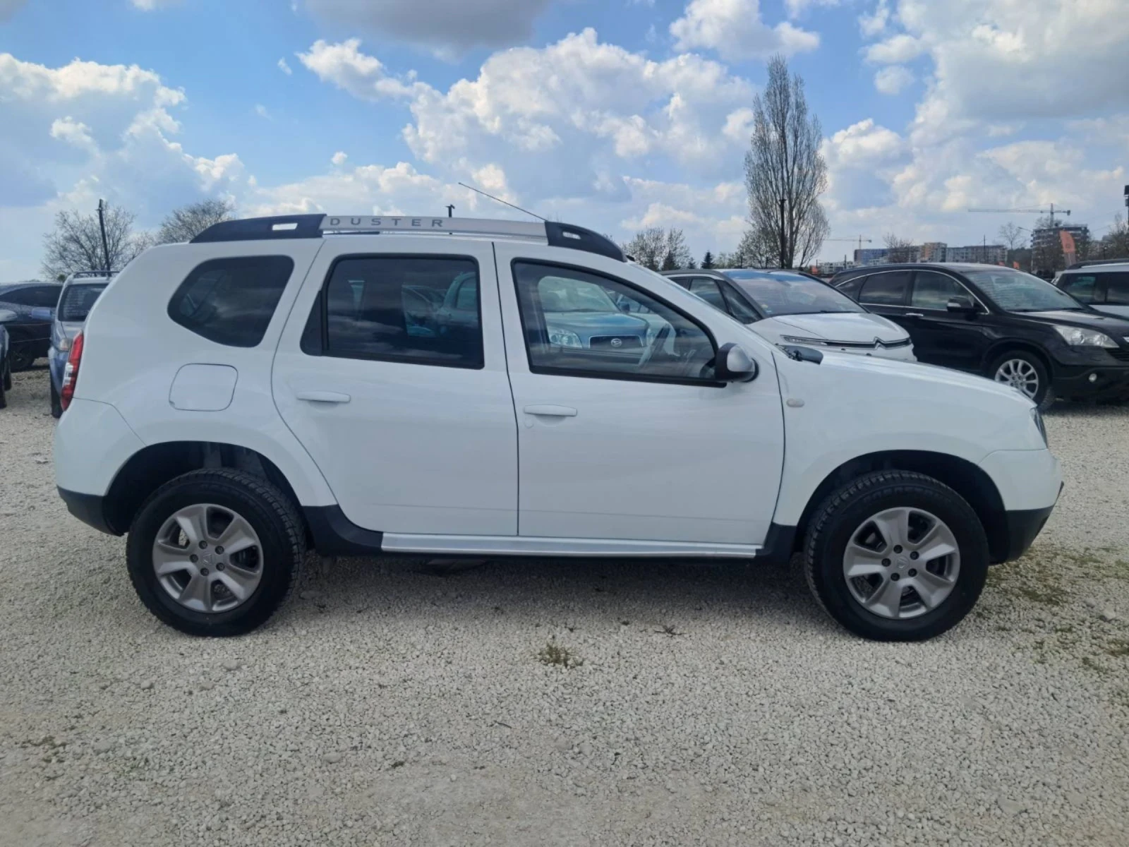 Dacia Duster 1.5DCi, снимка 7 - Автомобили и джипове - 54254378