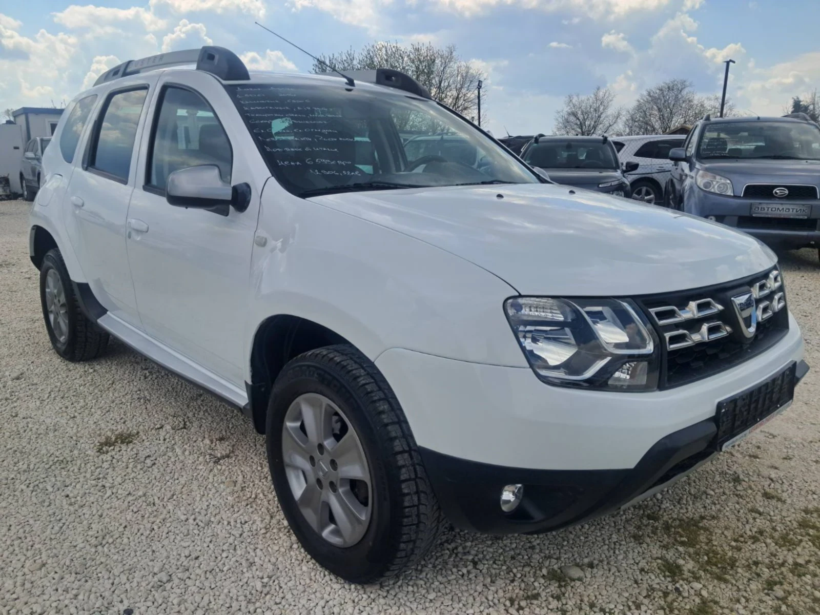 Dacia Duster 1.5DCi, снимка 3 - Автомобили и джипове - 54254378