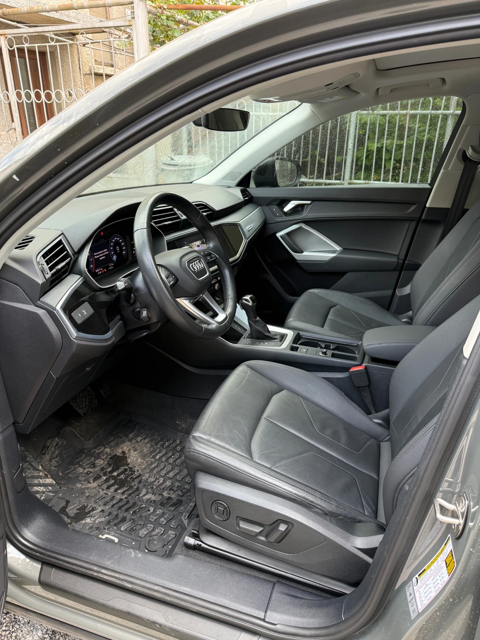 Audi Q3, снимка 9 - Автомобили и джипове - 54345576