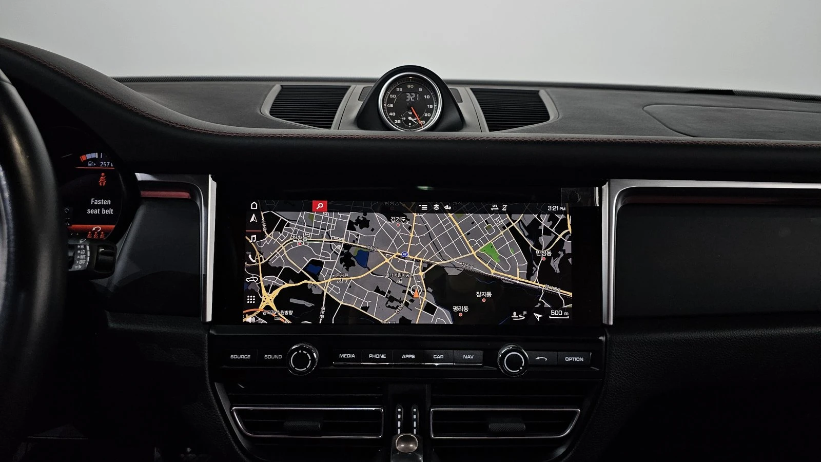 Porsche Macan ЛЮК* BOSE* 360* KEYLESS* ЕЛ. БАГАЖНИК* КРАЙНА ЦЕНА, снимка 12 - Автомобили и джипове - 55271972