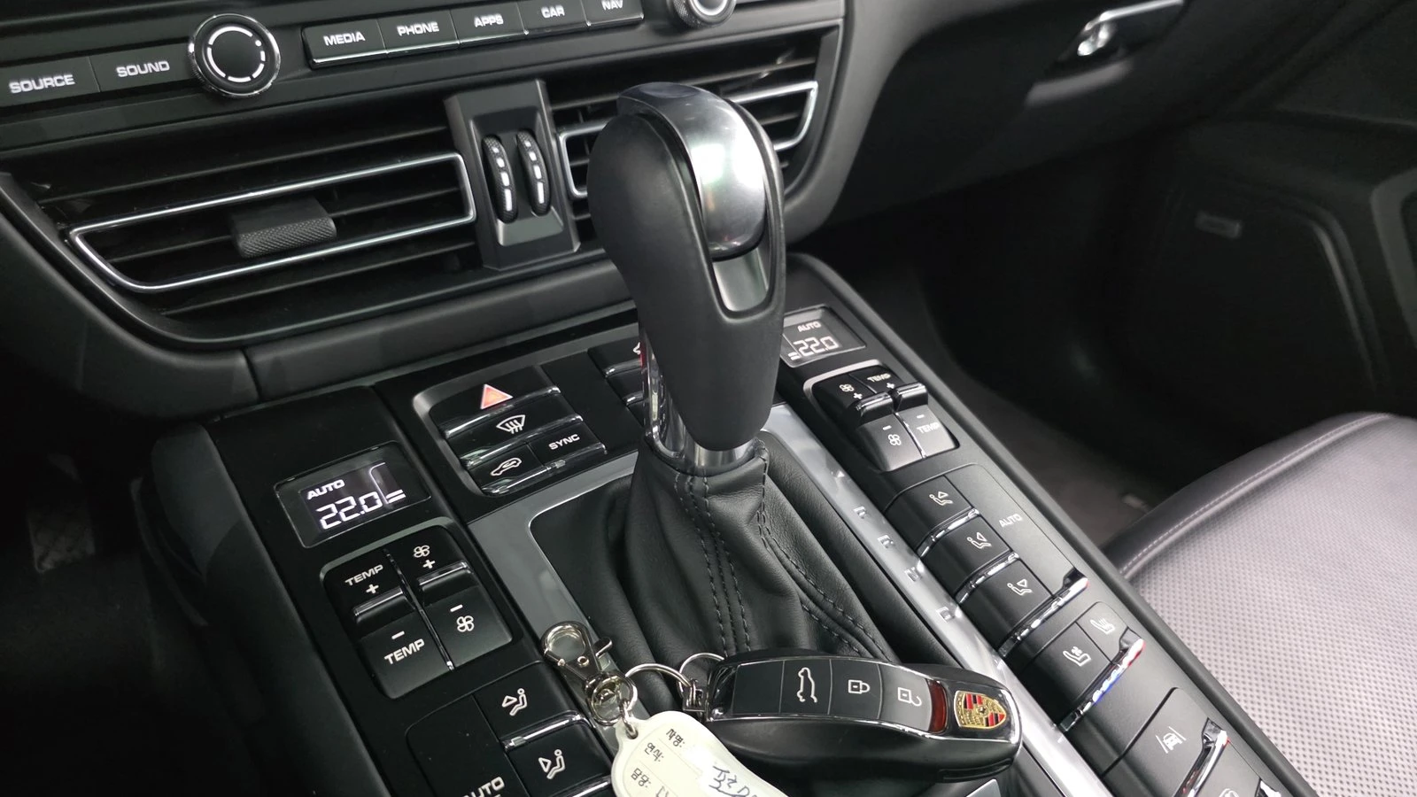 Porsche Macan GTS* ЛЮК* 360* KEYLESS* ПОДГРЕВ ВОЛАН* КРАЙНА ЦЕНА, снимка 9 - Автомобили и джипове - 55271972