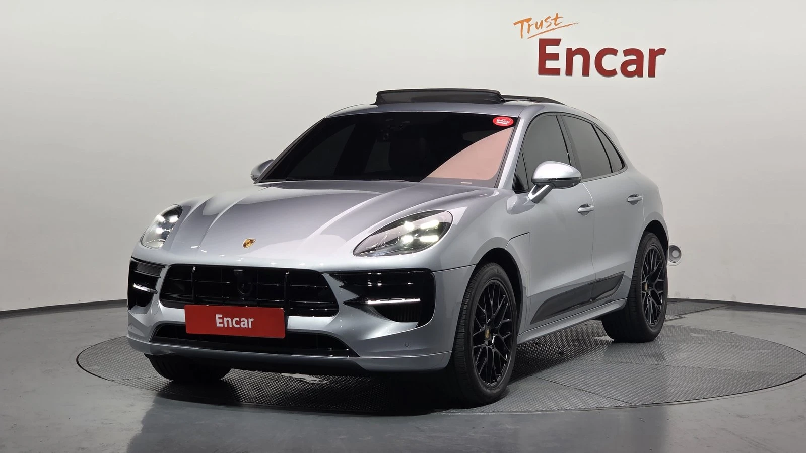 Porsche Macan GTS* ЛЮК* 360* KEYLESS* ПОДГРЕВ ВОЛАН* КРАЙНА ЦЕНА, снимка 3 - Автомобили и джипове - 55271972