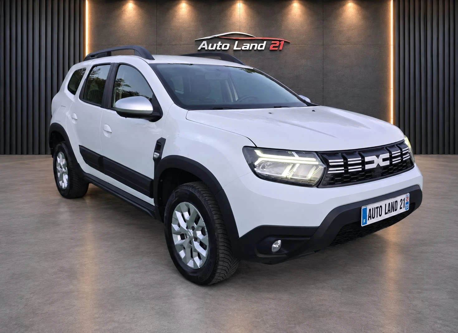 Dacia Duster 1.5BlueDCI* 115кс* 4x4* FACE LIFT* , снимка 3 - Автомобили и джипове - 56336626