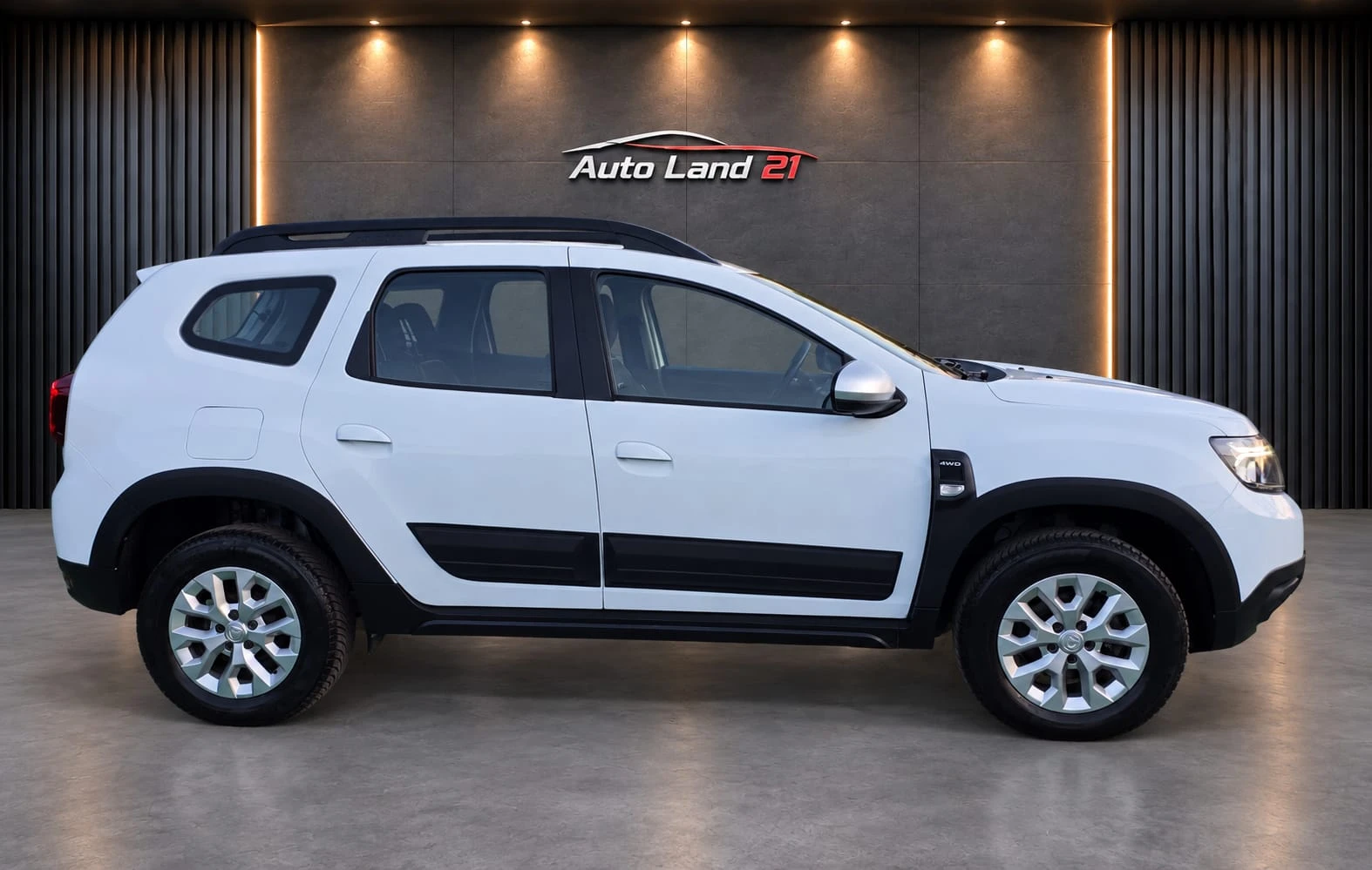 Dacia Duster 1.5BlueDCI* 115кс* 4x4* FACE LIFT* , снимка 4 - Автомобили и джипове - 56336626