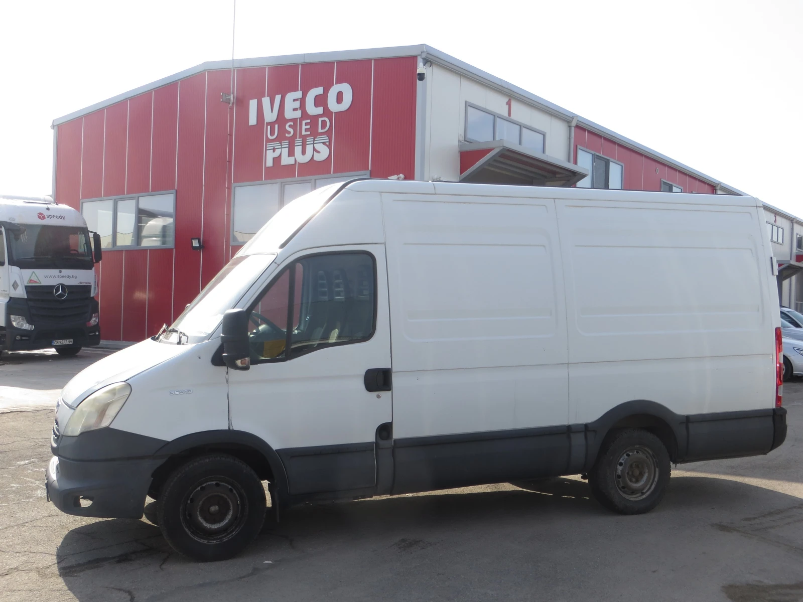 Iveco Daily 35S13-12 КУБ. М. ОБЕМ НА ТОВАРНОТО ПОМЕЩЕНИЕ - изображение 2
