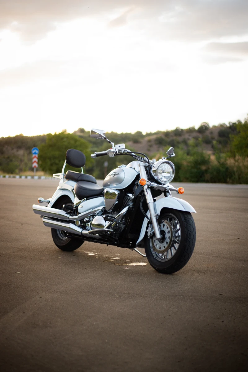 Suzuki Intruder