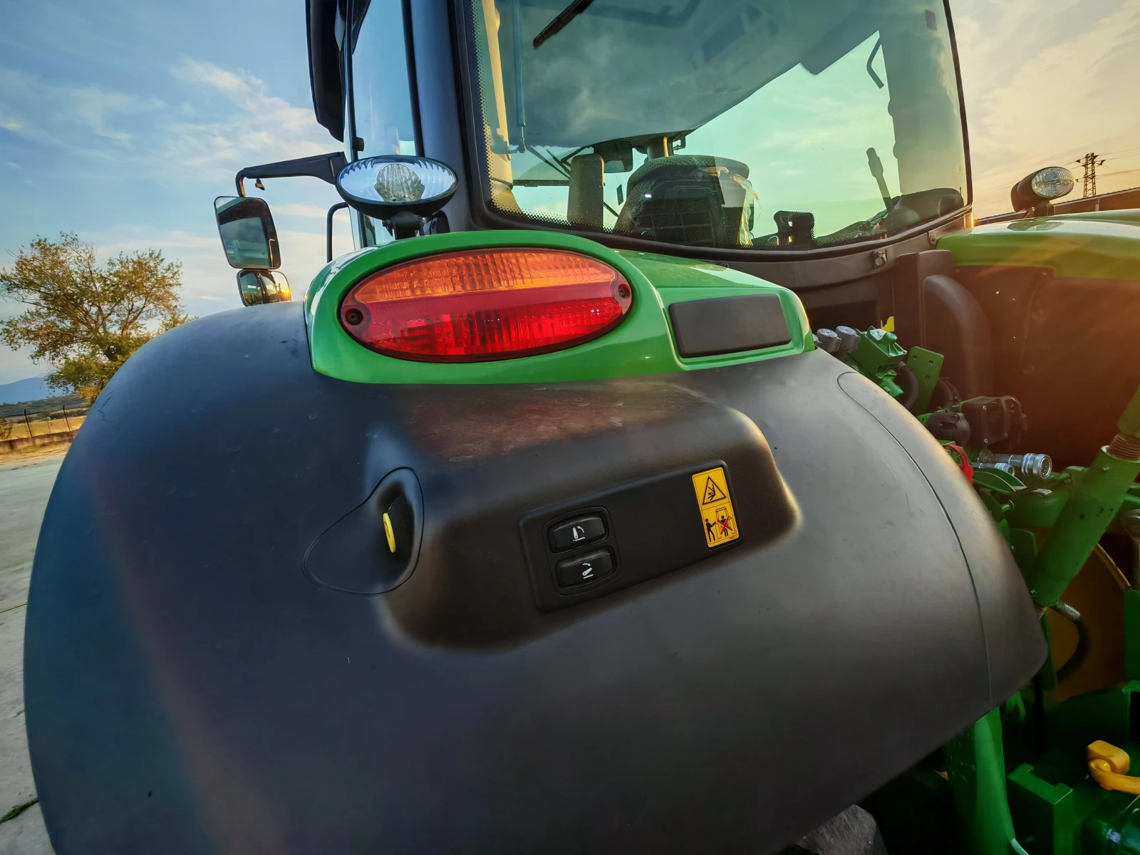 Трактор John Deere 6155R лизинг с първоначална вноска 20% - изображение 7